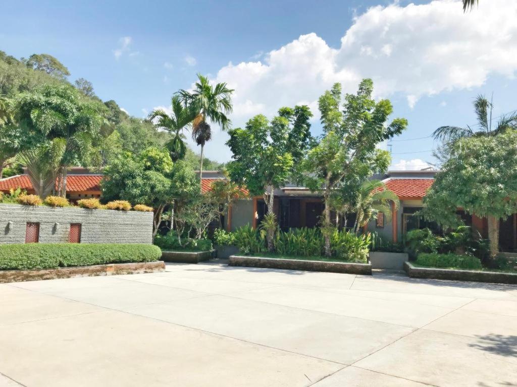 Royal Lee Resort And Spa Nai Yang Ngoại thất bức ảnh