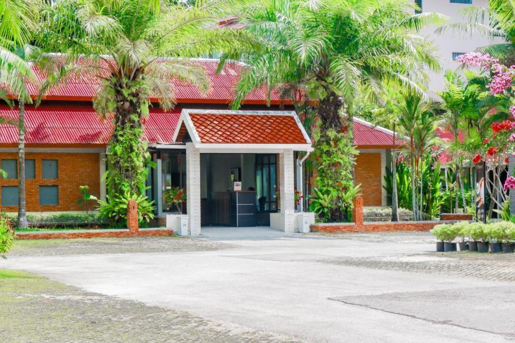 Royal Lee Resort And Spa Nai Yang Ngoại thất bức ảnh